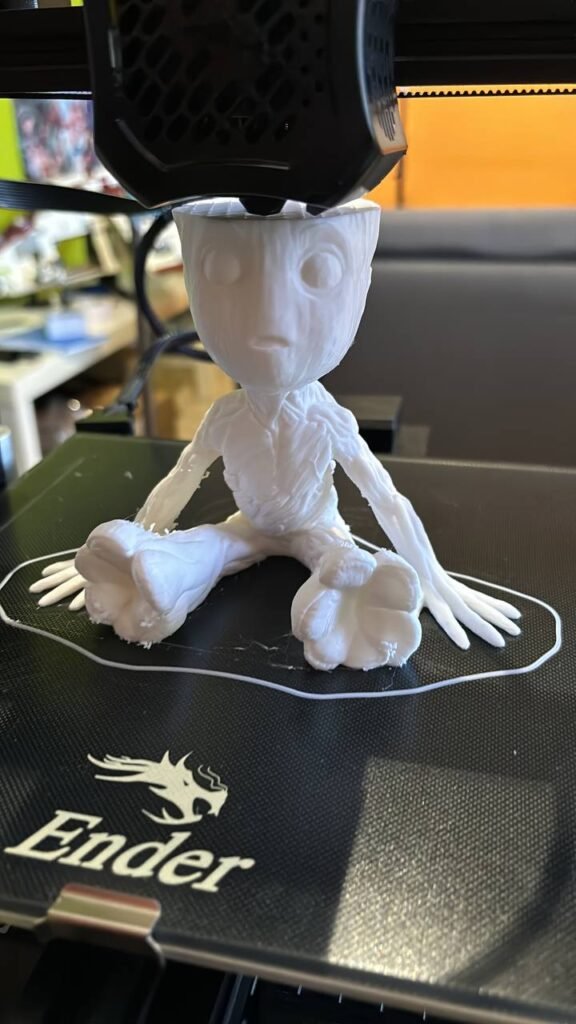 Imprimiendo un Groot con impresora 3d